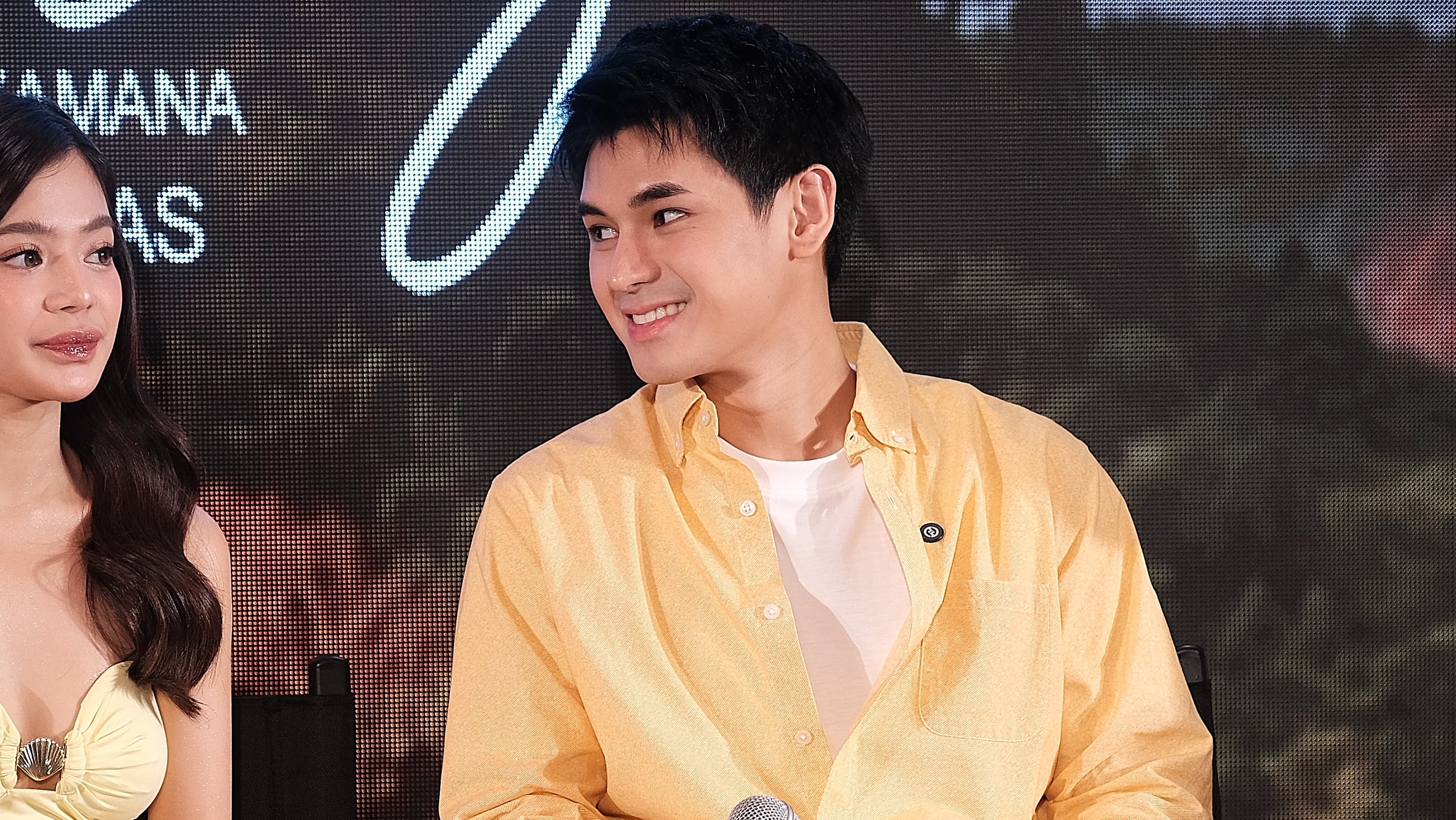 The next film of the DustBia tandem is "Ba’t Di Na Lang Tayo" under Regal Films. Dustin Yu and Bianca De Vera is drifting away from its Will Ashley love triangle. The film is directed by John Paul Laxamana. - photo from showbizzganap.