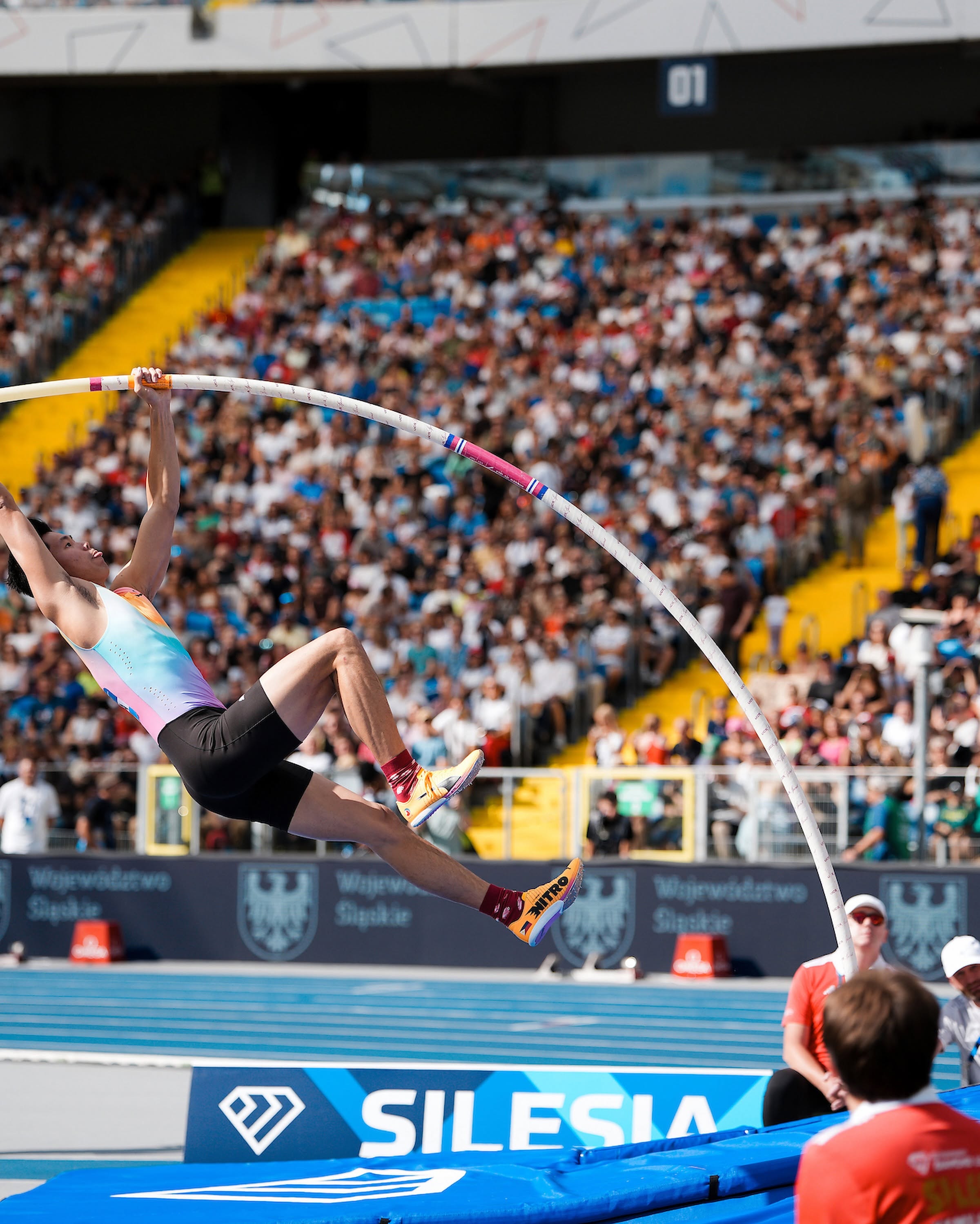 EJ Obiena mid-attempt at ISTAF Berlin, August 30, 2026.
