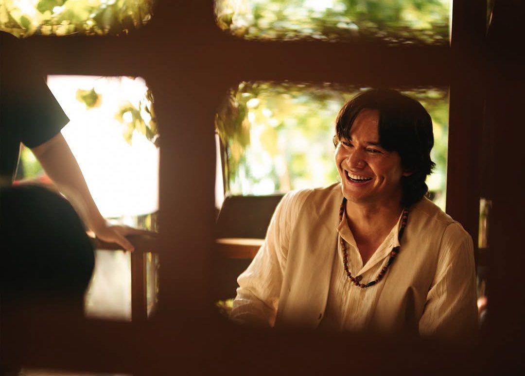 Ruru Madrid in promotional art for Los Salvajes Bravos